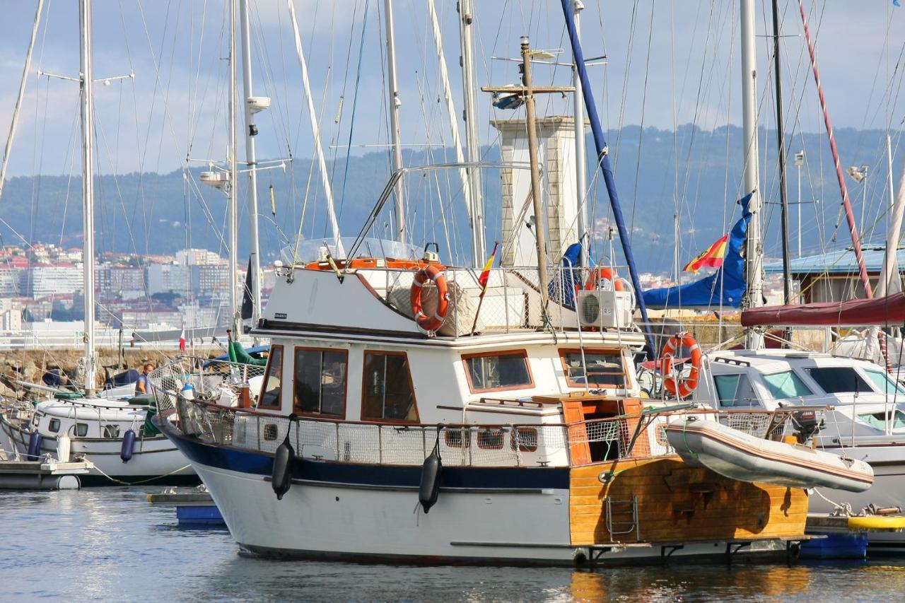Barco 12 Mts Centro Cangas Экстерьер фото